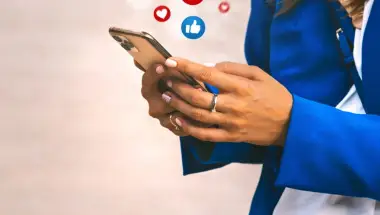 Sisi Positif dan Negatif dari Komunitas Penggemar Online Saat Ini