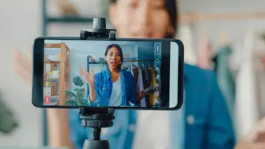 Menelusuri Tren Live Shopping yang Mengubah Wajah E-Commerce Indonesia