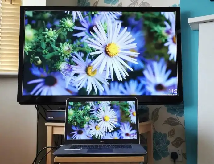Cara Menghubungkan Laptop ke TV Tanpa Kabel dengan Mudah